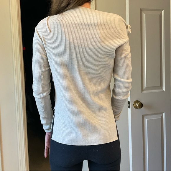 Veronica Beard pullover sweater, rooshing on sleeves, pale gray, so soft! Sz S - Picture 7 of 11